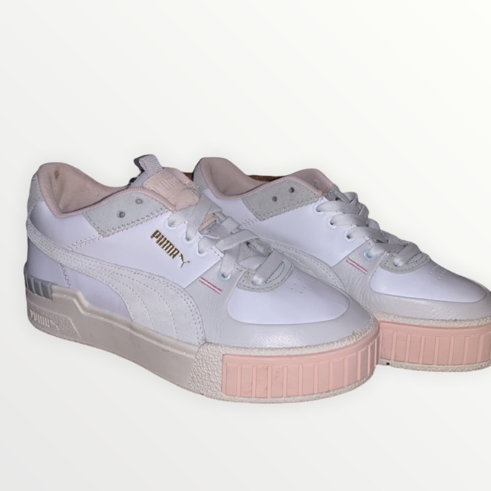 Puma sneaks white and pink worn